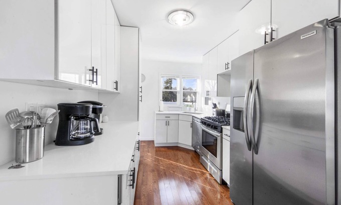 Middletown House | Guest Rated 10/10 - Madison Lodge, Port Jervis Awaits
