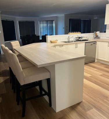 Madora Bay House | Welcome to Madora Bay Beach House: Oceanfront Getaway