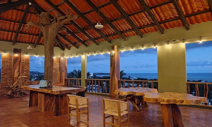 Hidalgo House | Discover Madre Tierra Hotel & Coworking: Ocean View Bliss