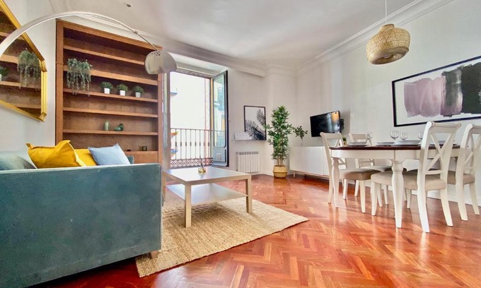 Malasana Apartment | Elegant Madrid Palazzo: 4-Star Stay with Family-Friendly Amenities