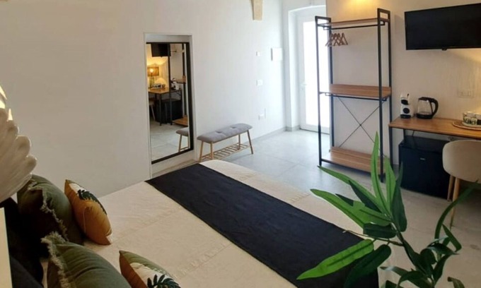 Grottaglie Bed & Breakfast | Discover Mae Apulian Rooms 65: Spa, Breakfast & More
