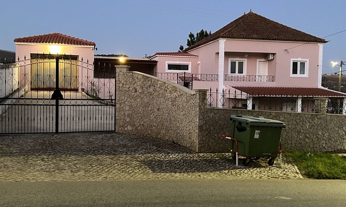 Caldas da Rainha Cottage | Experience Mae Home Story: Pet Friendly with Ocean Views