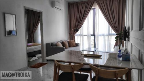 Bandar Kota Bharu Apartment | Guest Favorite MAG@Troika with Pool and Family Amenities