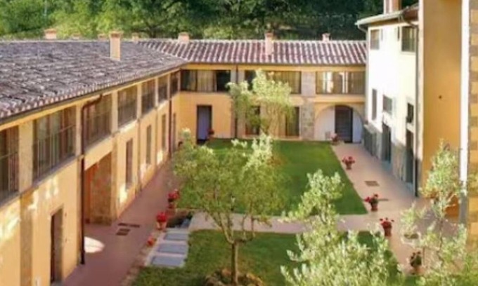 Castel del Piano Apartment | Magda House: Romantic Getaway with Ocean View and Pool
