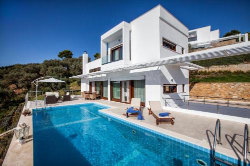 Punta Villa | Discover Magdani Private Residences: Family-Friendly Retreat