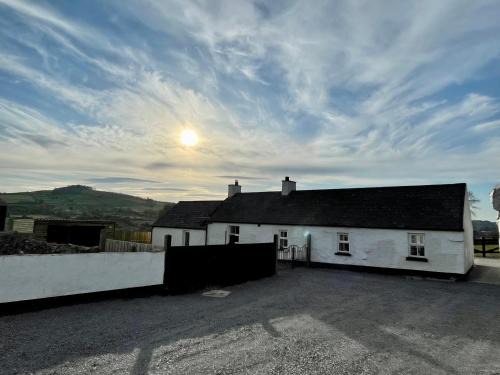 Annsborough House | Pet-Friendly Maggie's Croft Cottages with Hot Tub & 9.8 Rating