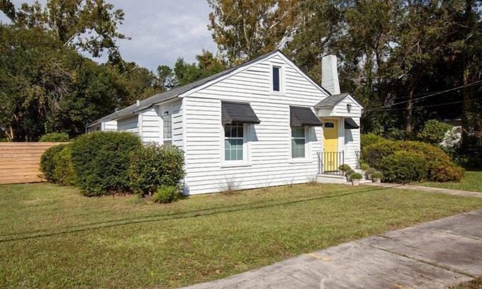 Wilmington House | Discover Maggie's Village: Oceanfront Retreat for 10 Guests