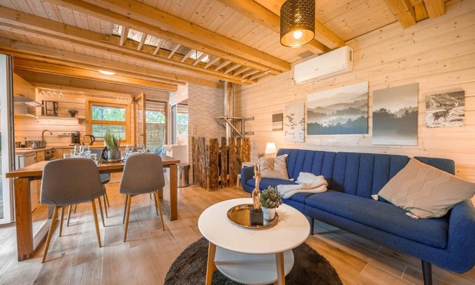 Kamenice House | Cozy Tiny House Retreat by a Private Lake - Pet Friendly