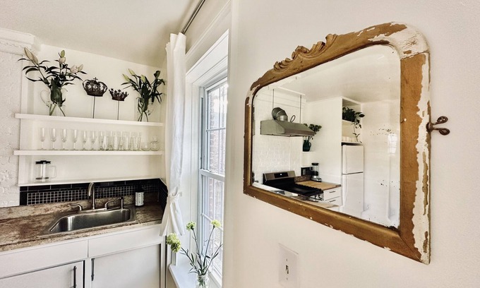 Newburgh House | Discover the Magic Oasis in Newburgh: Pet Friendly & Spa