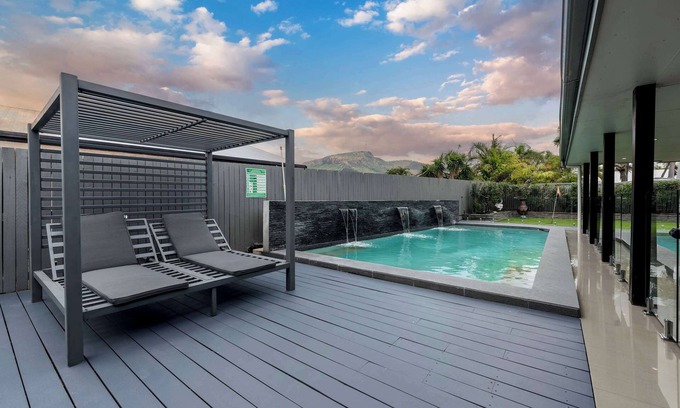 Annandale House | Magic on MacArthur Su