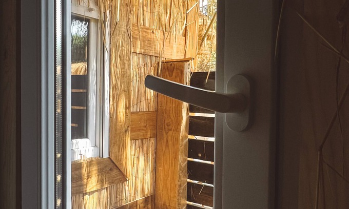 Charneca de Caparica e Sobreda Cabin | Magical Beachfront Home in Forest reserve