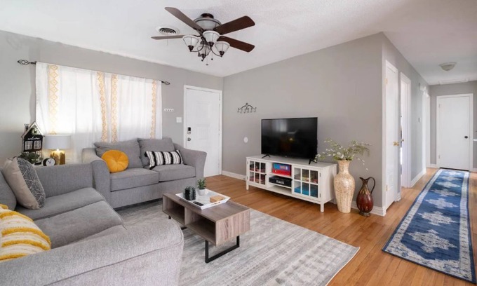 Amarillo House | Cozy Magical Carpet Cottage with Family-Friendly Amenities