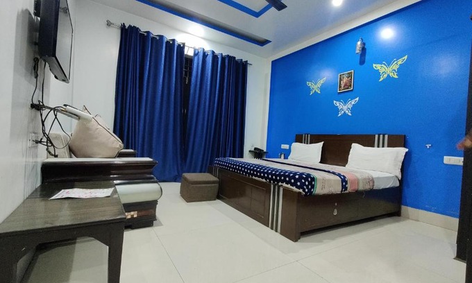 Baga House | Discover Baga: Pet-Friendly Retreat with Breakfast & Hot Tub