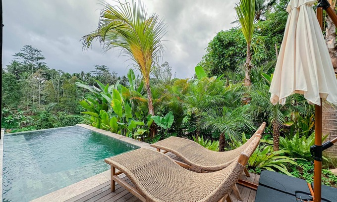 Melayang Hotel | Enchanting Jungle Resort and Spa with Pool & Breakfast