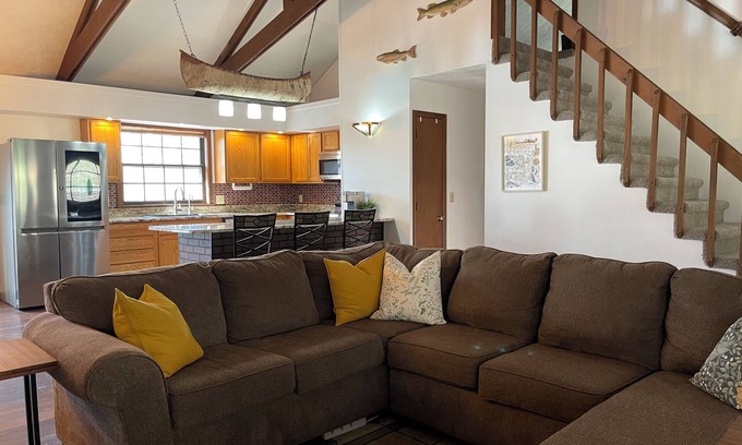Timberline Cabin | Enchanting Montainbrook: Ski, Hike, Golf & Spa Retreat