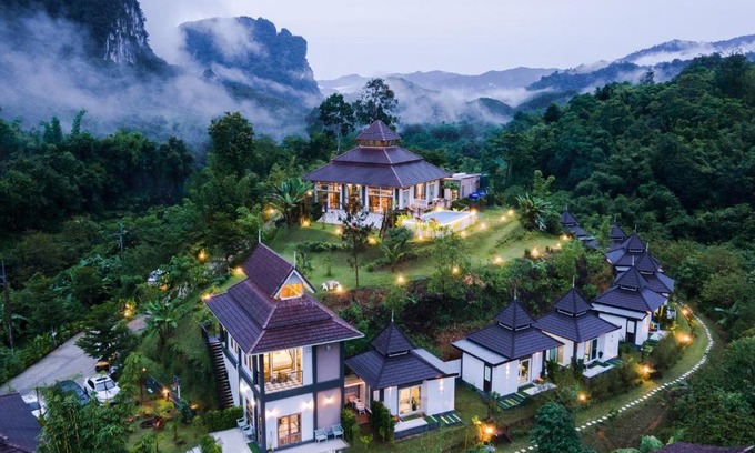 Khlong Sok Cabin | Enchanting Mountain View Resort with Pool and Oceanfront Dining