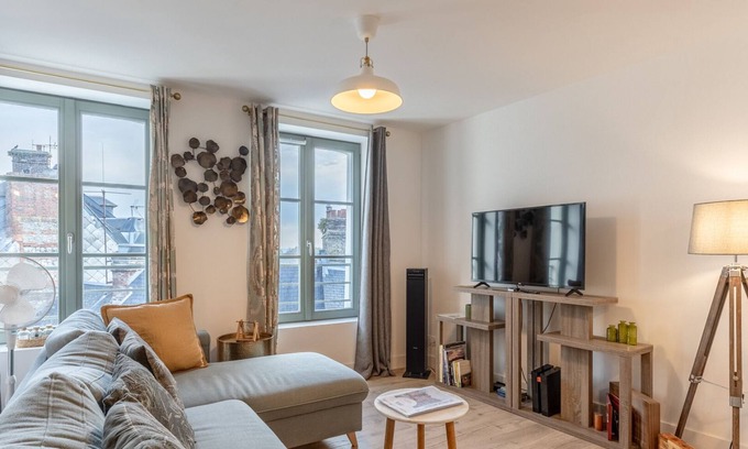 Honfleur Apartment | Magical Rooftop Views | Historic City Center | 2 guests