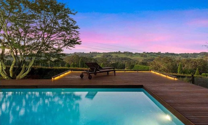 Burrawang House | Enchanting Rustic Farm Estate with Poolhouse & Breakfast