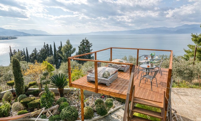 Kamena Vourla Apartment | Beautiful View Studios in Asproneri, Kamena Vourla