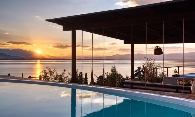 Molos-Agios Konstantinos Villa | Enchanting Villa Asproneri with Pool in Kamena Vourla