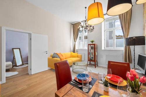 Meidling Apartment | Kid-Friendly MagicApart Vienna with Relaxing Hot Tub