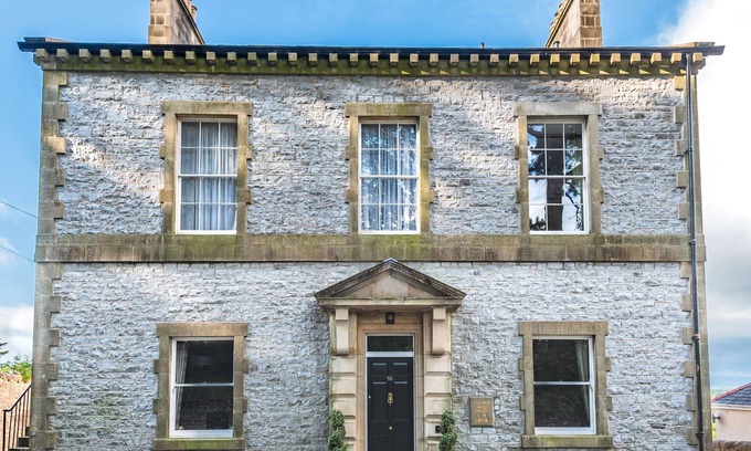 Ingleton Apartment | Cozy Magistrates Chambers with Open Fire in Ingleton