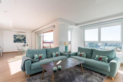 Los Remedios Apartment | Magnífico Ático en frente de la Feria