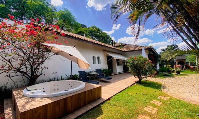 Cotia House | Beautiful Home in the Heart of Granja Viana with Hot Tub