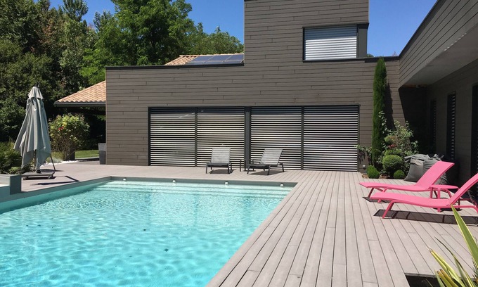 Monteleger Apartment | Magnificent Studio in Contemporary Villa with Swimming Pool & Private Parking