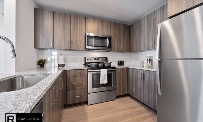 Chosewood Park Apartment | Elegant 1 BR Skylar Apartment with Breakfast & Family-Friendly