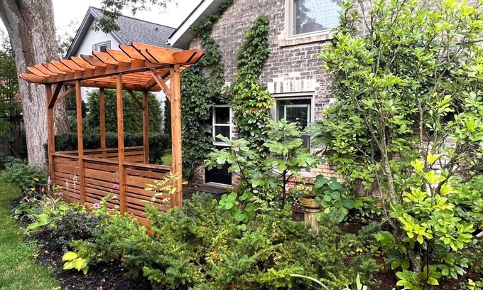 Exhibition Park House | Unforgettable 1867 Coach House with Private Patio Near Downtown
