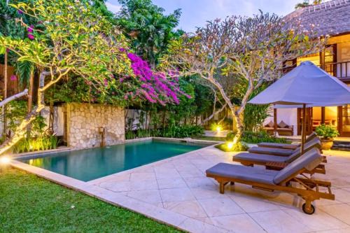 Jimbaran Bay Villa | Elegant 4 BR Villa with Private Pool for Family Getaways
