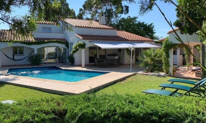 Saint-Cyprien Villa | Beautiful Villa with Pool and Ocean View for Your Getaway