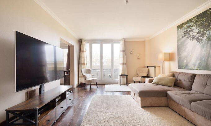 Neuilly-sur-Marne Apartment | Ideal Apartment Near Paris and Disneyland with Parking