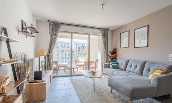 Aix-en-Provence Historic Centre Apartment | Premier Apartment with Pool in Downtown Aix-en-Provence