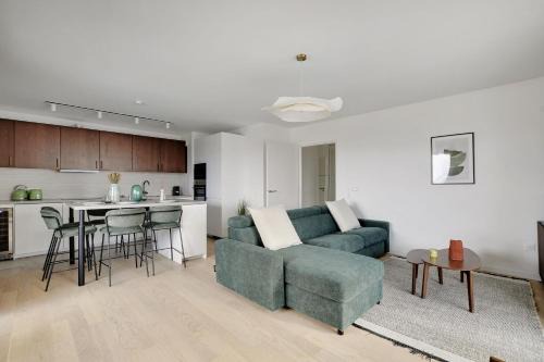 Clichy Apartment | Comfortable 3BR Apartment Near the Seine - Family Friendly