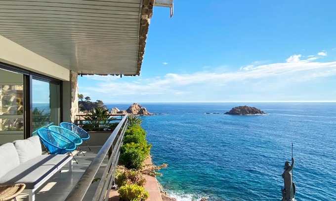 Tossa de Mar Apartment | Seafront Apartment in Tossa de Mar - Guest Rated 9.5