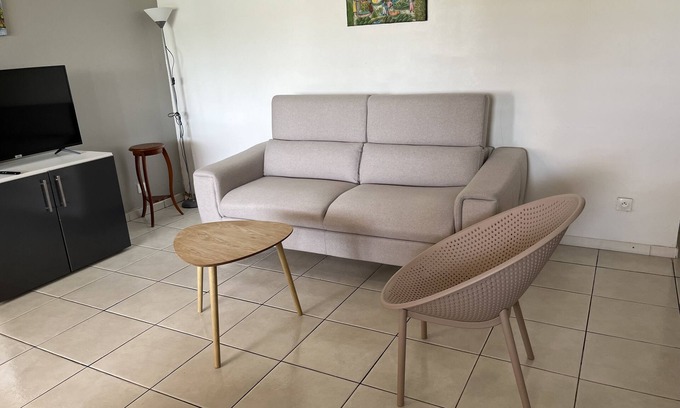 Pointe de la verdure Apartment | Beachside 10/10 Rated Apartment with Ocean View Amenities