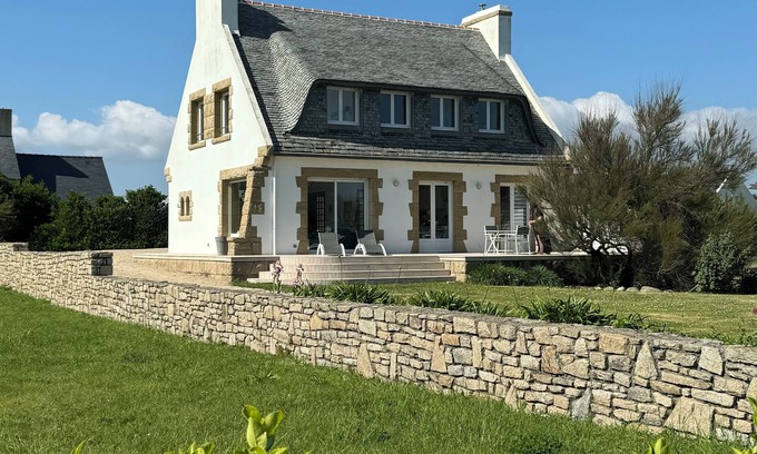 Pouldreuzic House | Beachfront Escape with Breathtaking Ocean Views