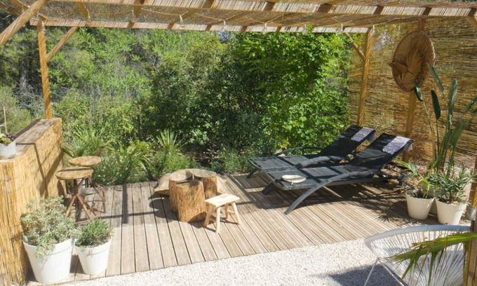 Aubagne Cabin | Exquisite Cabanon with Spa and Hot Tub in Aubagne
