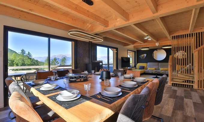 Les Orres Ski Chalet | Inviting Chalet Les Orres: Hot Tub & Spa Amenities Await
