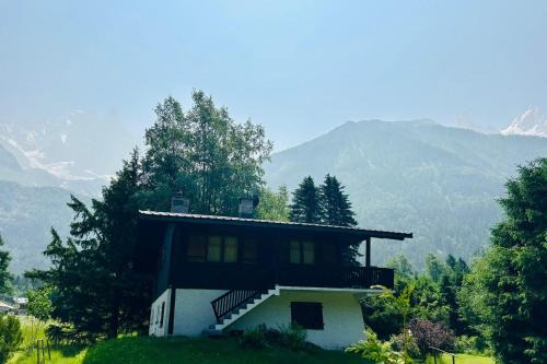 Les Praz-de-Chamonix Ski Chalet | Scenic Chalet Overlooking Mont Blanc - Family-Friendly Stay