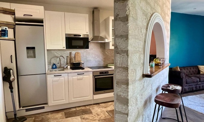 Gambetta Apartment | Beautiful Corner Apartment in Montpellier with Breakfast & Kitchen