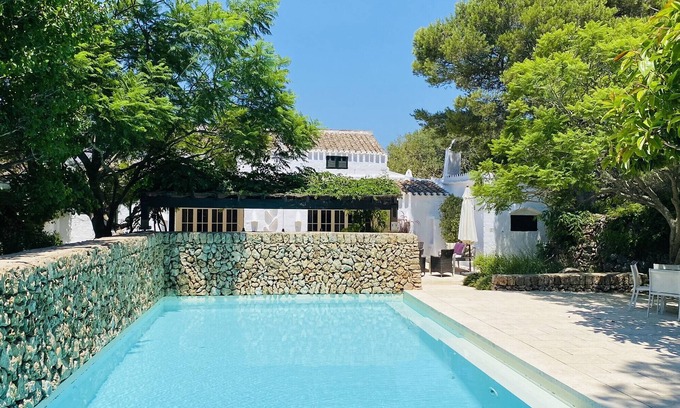 Mahon Ski Chalet | Idyllic Country House with Private Pool & Free WiFi Access
