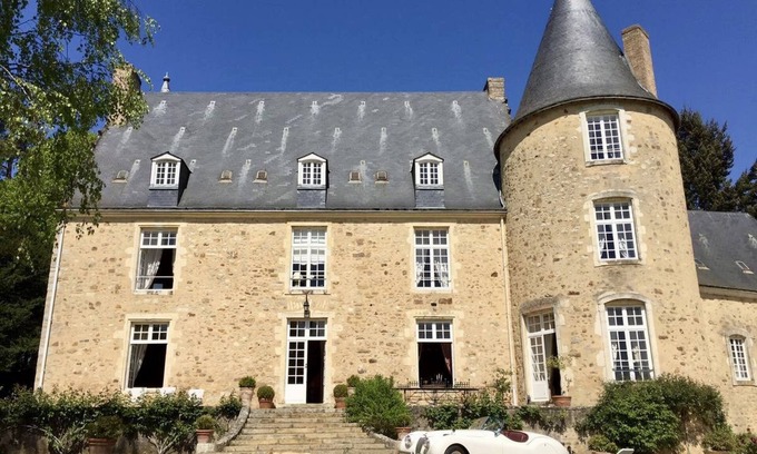 Yvre-l'Eveque Other | Family-Friendly Chateau with Pool and Ocean Views