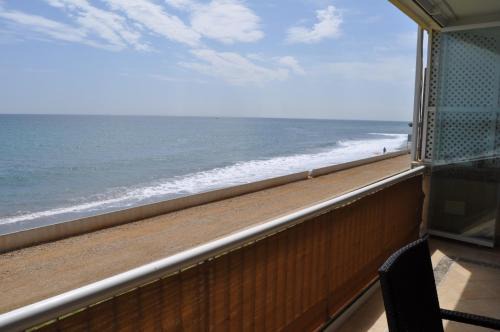 Buenas Noches Apartment | Oceanfront Apartment with Breathtaking Sea Views