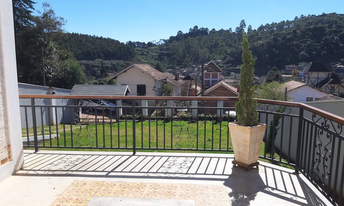 Monte Verde House | Impressive Suite with Hot Tub Near City Center: 10/10 Rated
