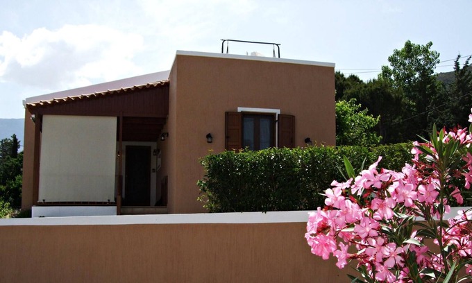 Amarion House | Magnificent House in a rural area