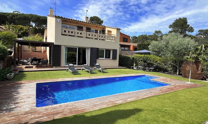 Begur Villa | Premier Begur Retreat with Private Pool and Garden Oasis