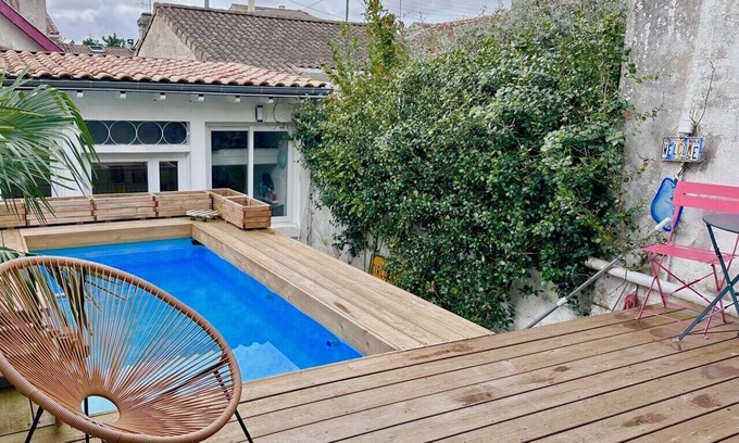 Talence House | Elegant Retreat with Private Pool and Family-Friendly Amenities